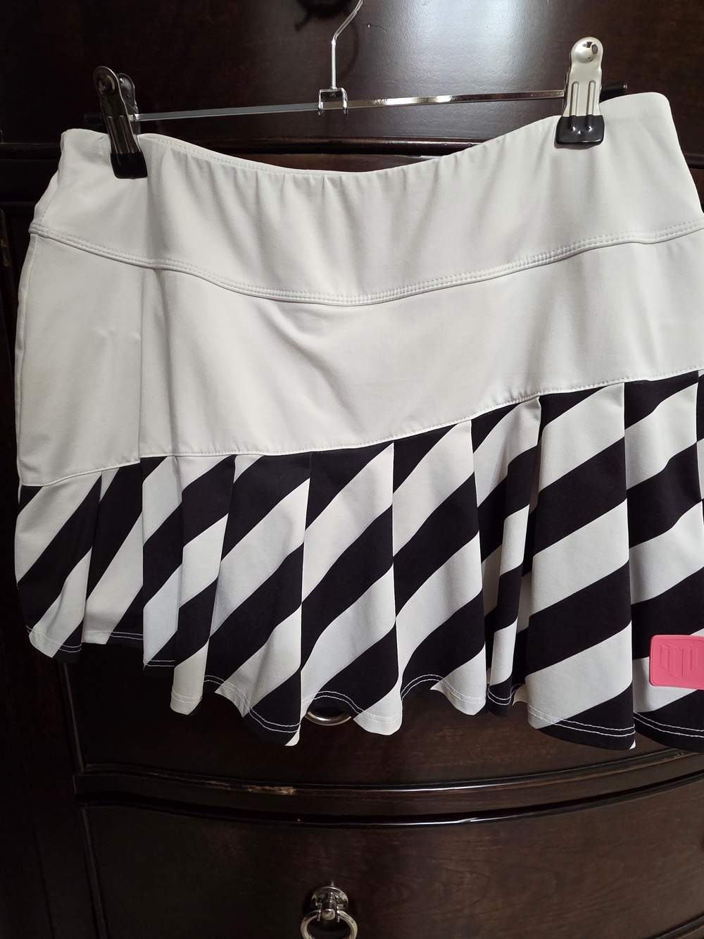 EleVen by Venus Williams black and white pleated tennis skirt, Size L, 13"